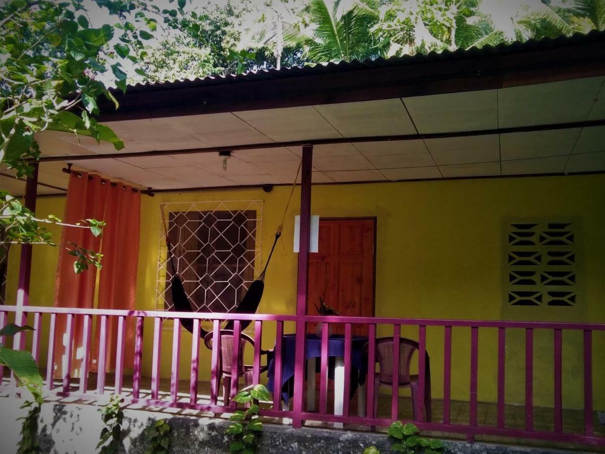 Cabinas Algebra Cahuita Exterior photo